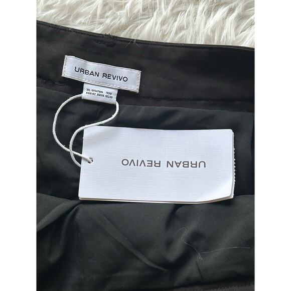 Urban Revivo Bundle Set Size 10 – Beige Tailored Vest & Black Midi Skirt - Picture 3 of 9